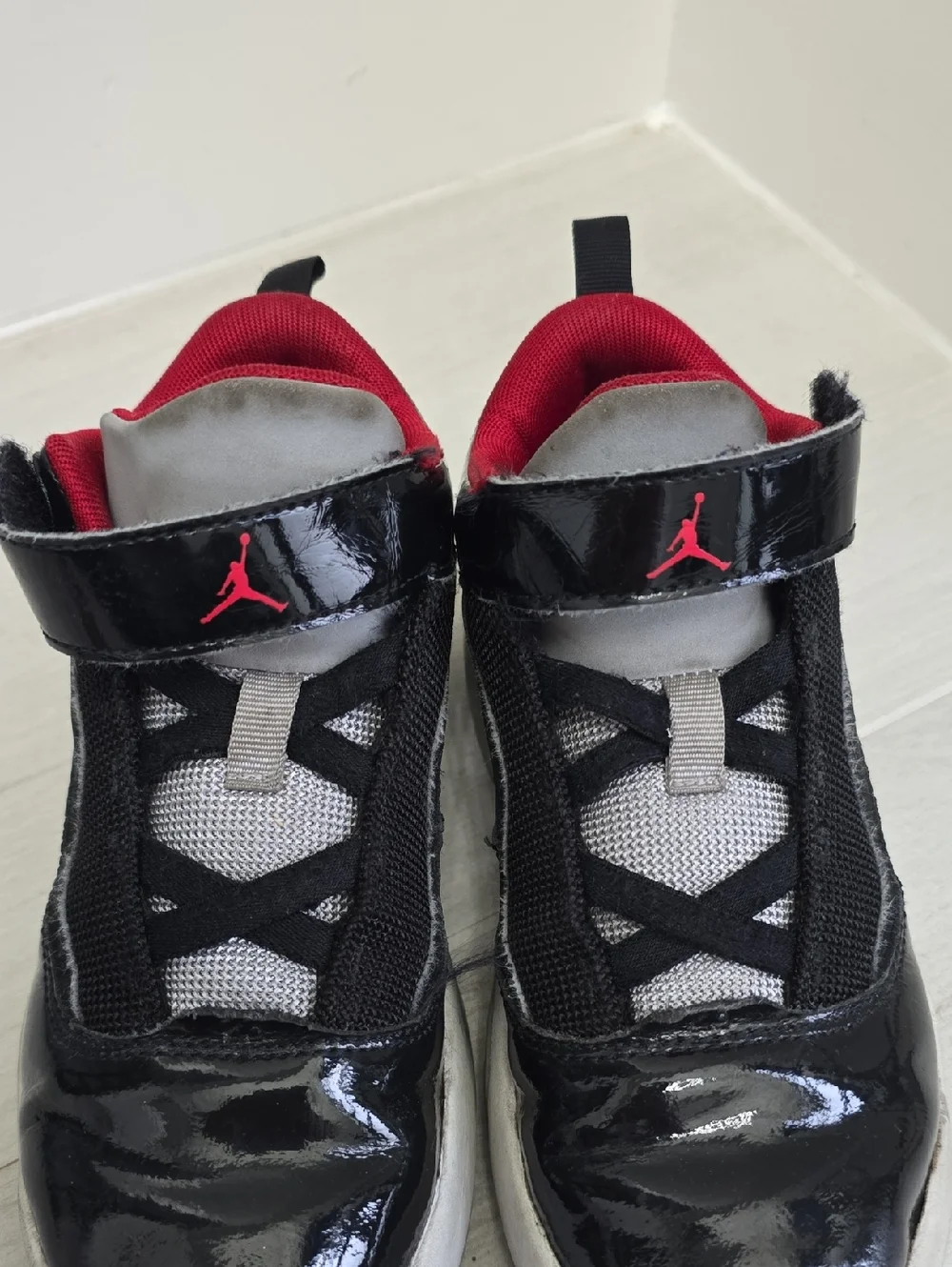 Jordan Kids Black White and Red Velcro Athletic Sneakers Boys Size 1 High Top